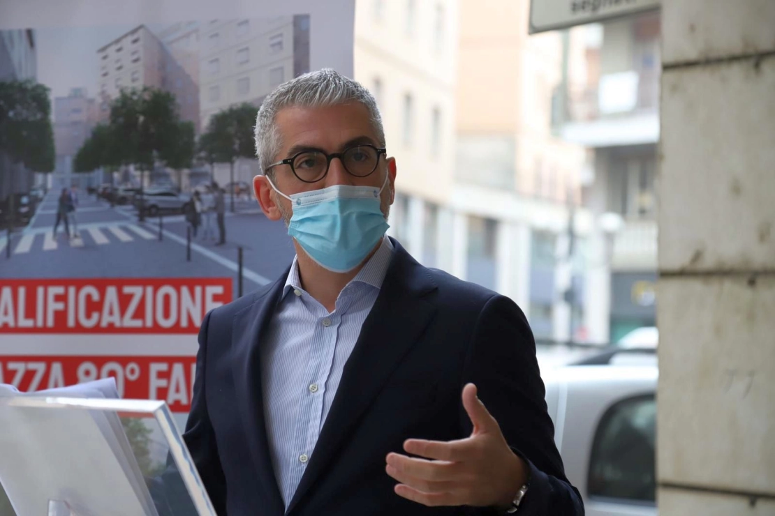 il sindaco all'inaugurazione della nuova piazza 80° Fanteria Comune di Mantova