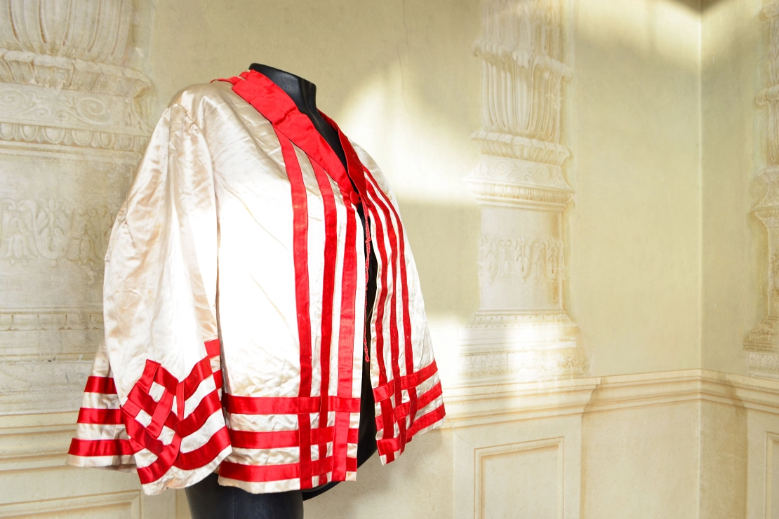 dettaglio blusa La Moda Racconta